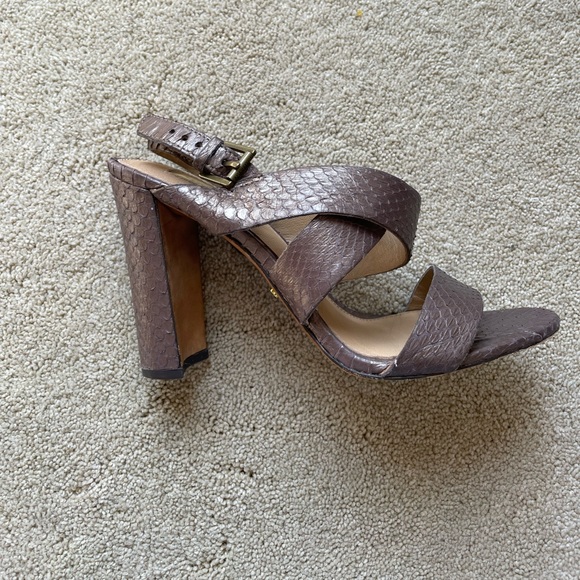 Ralph Lauren heels - Picture 2 of 4